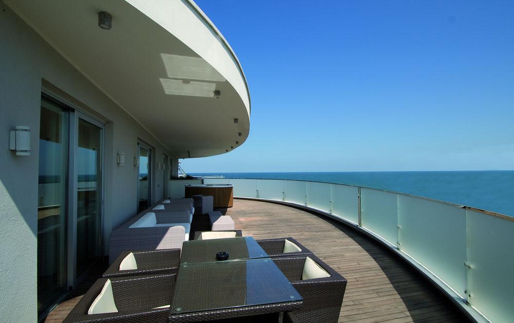 Hotel Premier & Suites - Premier Resort Milano Marittima Exterior foto